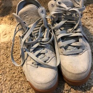 ❌donating tomorrow❌ Fila sneakers 8.5